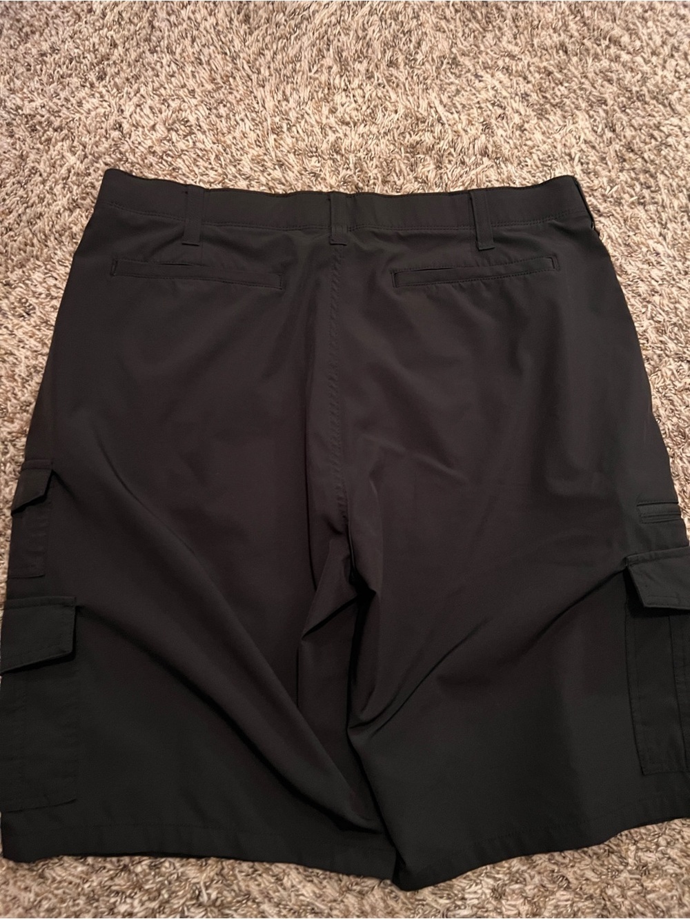 Men's Black Cargo Shorts with Utility Pockets - Picture 3 of 3